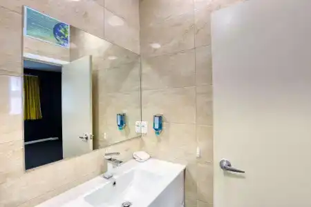 Ramada by Wyndham, City Center - 34