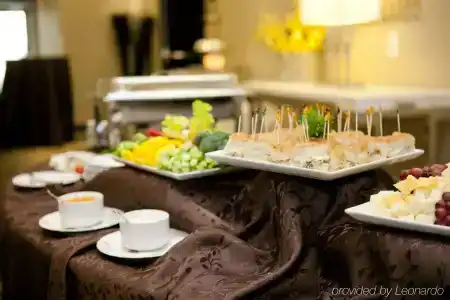 Hilton Garden Inn Toronto/Brampton - 13