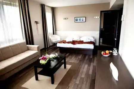 Ce Plaza - 4