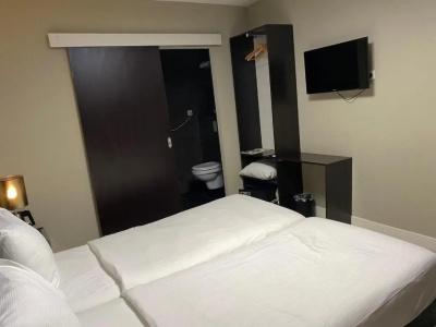 Camp Inn - 25