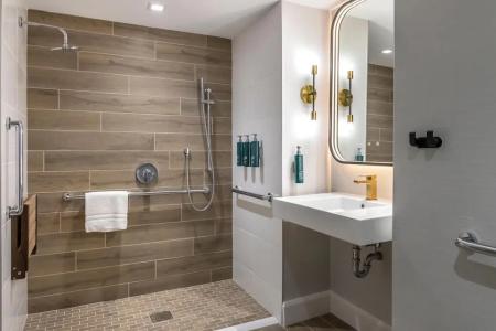 The Waterfront Beach Resort, A Hilton - 211