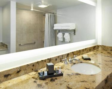 Carlyle Inn - 8