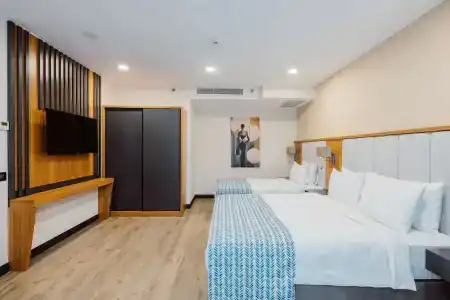 Best Western Plus - 67