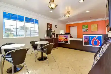 6 Garden Grove - 20