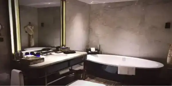 Wanda Reign Chengdu - 8