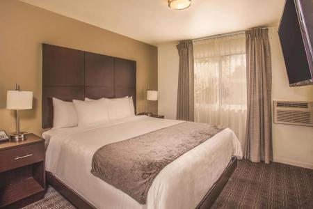 Courtyard by Marriott Downtown - 54