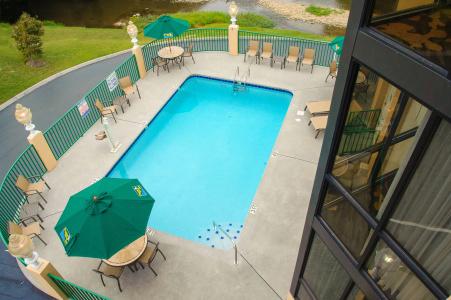 Pigeon River Inn - 21