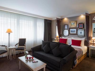 Royal Manotel - 68
