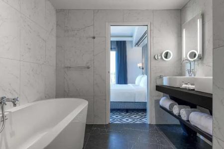 Du Roi & Spa By Sowell Collection - 34