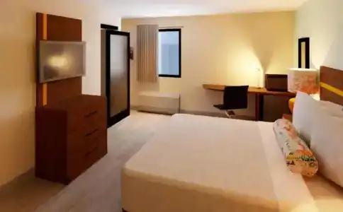 Spot x By Red Collection Orlando International Dr - 43