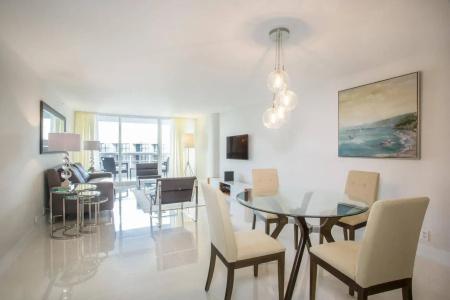 DoubleTree by Hilton Grand Biscayne Bay - 32
