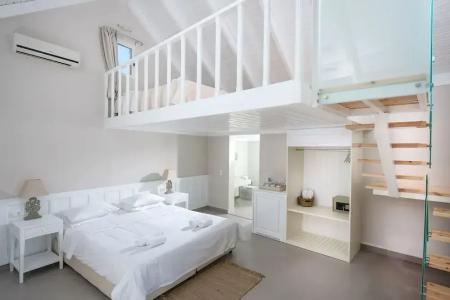 Notos Heights & Suites - 316