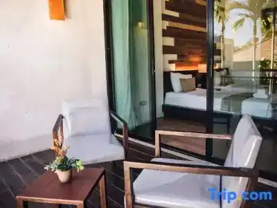 B2 Premier Resort - 80