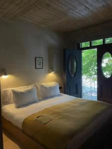 In Gallery & Spa - 96