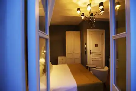 Royal Tophane - 32