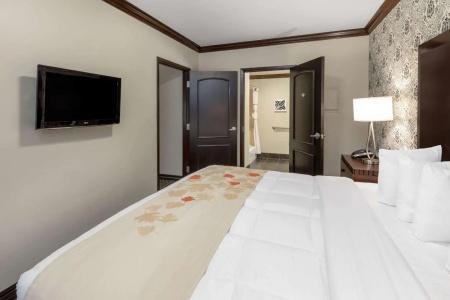 Hawthorn Suites by Wyndham - 41