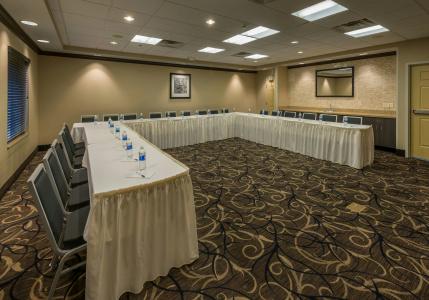 Hampton Inn & Suites - 17