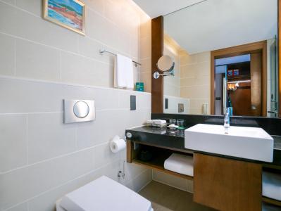 Holiday Inn Qingdao City Center, An Ihg - 32