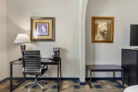 Best Western Plus Heritage Inn - 4