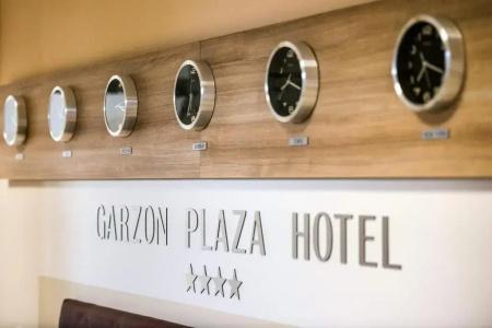 Garzon Plaza - 84