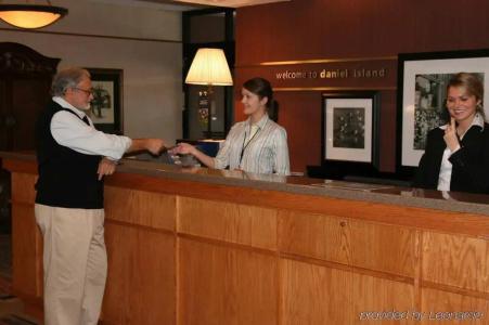 Hampton Inn Charleston-Daniel Island - 25