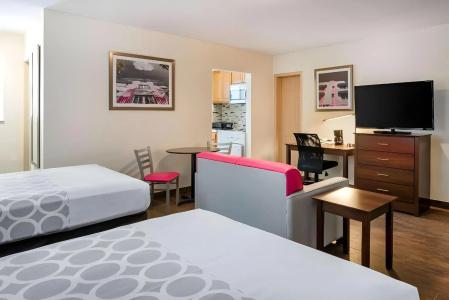 Rodeway Inn Hollywood - 23