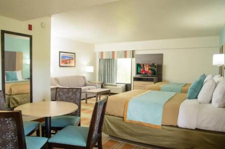 Pigeon River Inn - 129