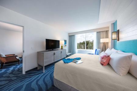 Universal's Loews Sapphire Falls Resort - 4