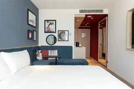 Hampton by Hilton Center - 19