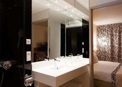 hÔTel c Suites Chambres Spacieuses - 30