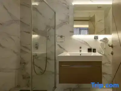 Le Luxe Suites & Spa - 41