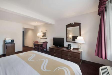 Quality Inn Grand Suites Bellingham - 61