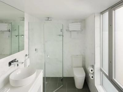 ibis World Square - 46