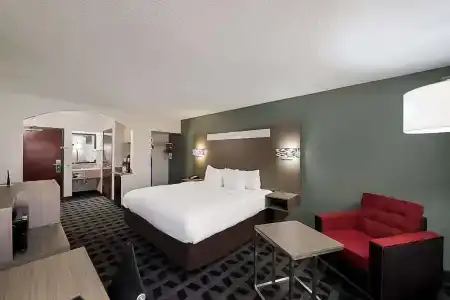 Quality Inn & Suites Dfw Airport South - 58