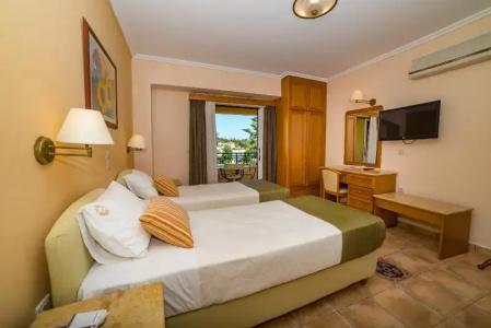 Andreolas Luxury Suites - 34