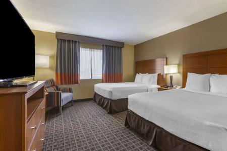 Best Western Plus Thunderbird Suites - 107
