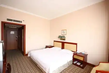Mainland Chinese Only Hampton by Hilton Dalian Zhongshan - 4