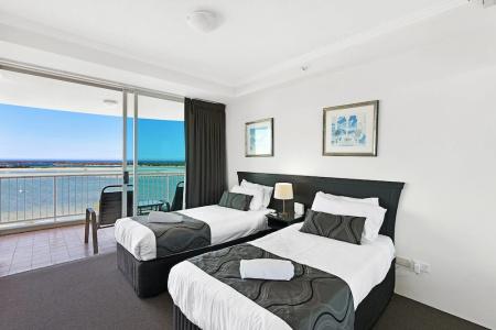 Crystal Bay On The Broadwater - 209