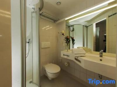 Kaiserin Augusta - 63