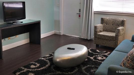 Dorchester & Suites - 59