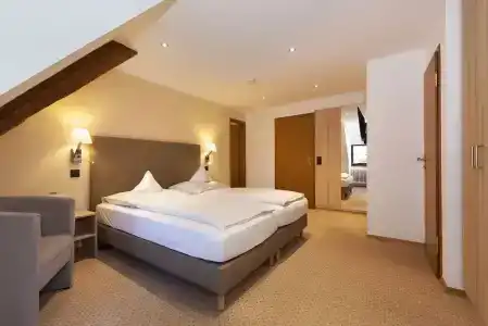 Romantik Johanniter-Kreuz - 57