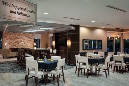 DoubleTree by Hilton Savannah Airport - 20