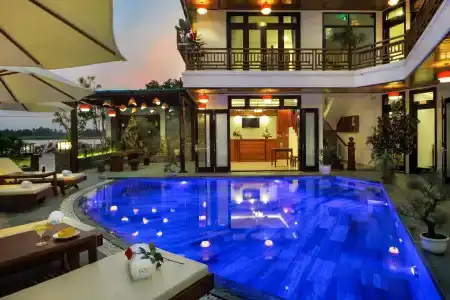 Threeway Riverside Villa - 5