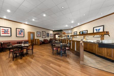 Wyndham Riverfront - 38