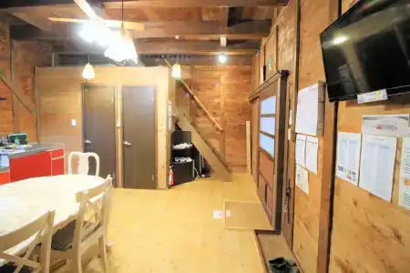 l-Base - 18