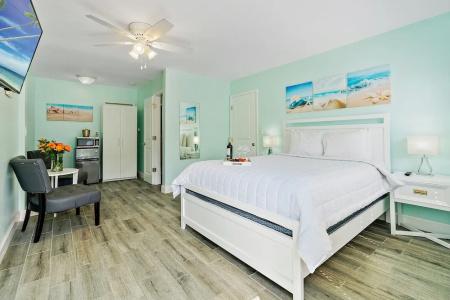 Hollywood Beachside Boutique Suite - 28