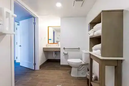 Hampton Inn Virginia Beach Oceanfront North - 100