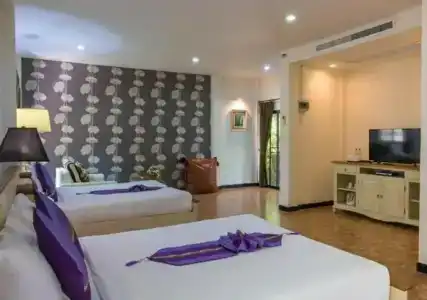 Phuwanalee - 28
