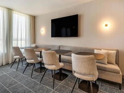 Sheraton Suites Old Town - 97