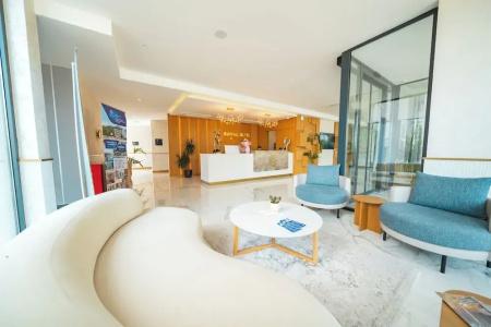 Royal Blue & Residences - 1